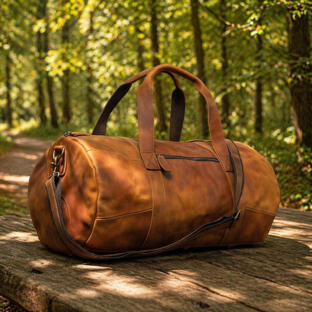 Cowhide Leather Duffel Weekender Bag – Men's detail photo 3
