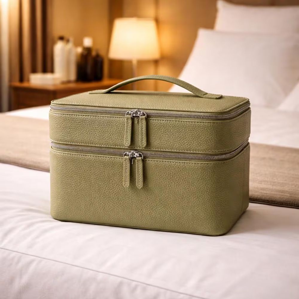 First-layer Cowhide Makeup Bag - Spacious Cosmetic detail photo 4