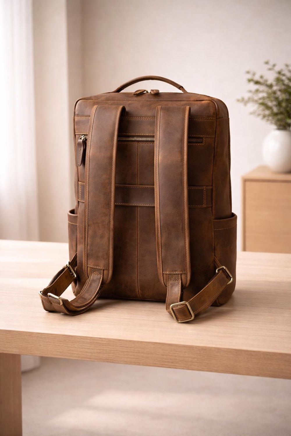 Genuine Leather Retro Backpack detail photo 2