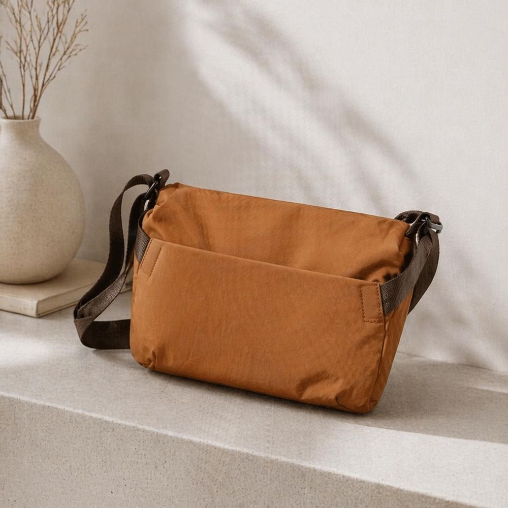 Large Capacity Canvas Messenger Bag detail photo 2