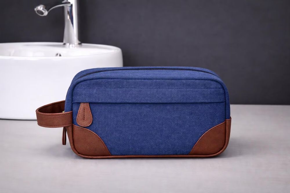 Leather Canvas Toiletry Bag detail photo 4