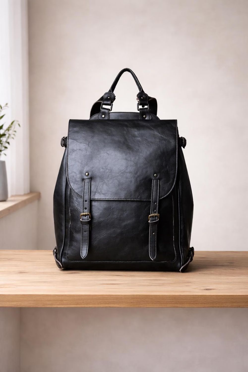 Vintage Leather Men’s Backpack detail photo 2