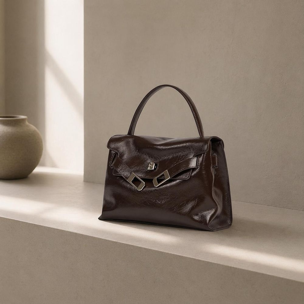 Women’s Red Leather Shoulder Bag detail photo 2