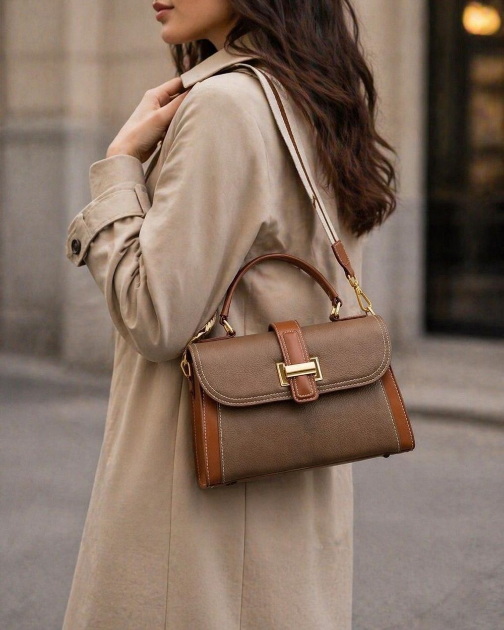 Women’s Small Square Crossbody Bag detail photo 4